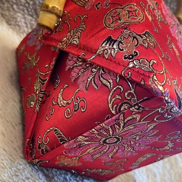 Novelty & Fun “Take Out” Purse - Picture 9 of 12